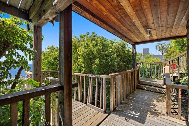 2147 Crestview, Laguna Beach, CA 92651
