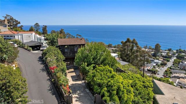 2147 Crestview, Laguna Beach, CA 92651