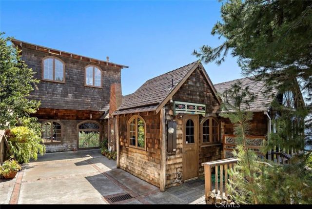 2147 Crestview, Laguna Beach, CA 92651