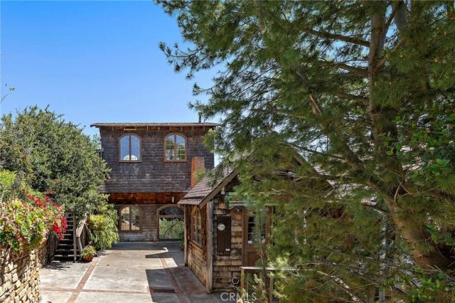 2147 Crestview, Laguna Beach, CA 92651