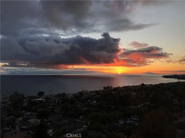2147 Crestview, Laguna Beach, CA 92651