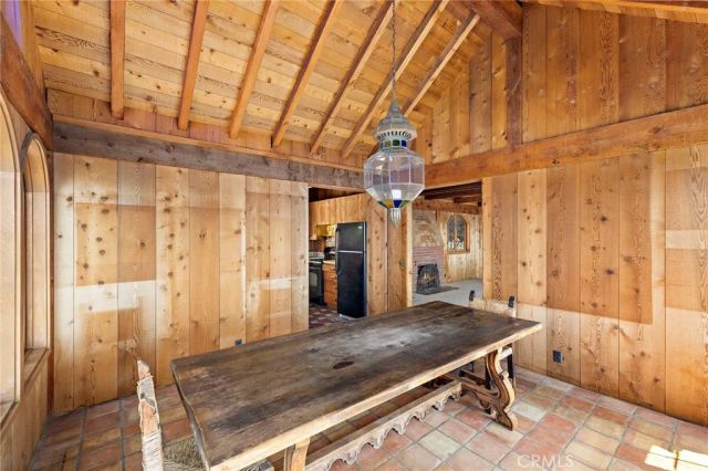 2147 Crestview, Laguna Beach, CA 92651