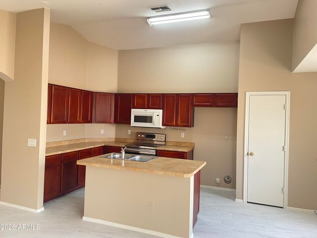 5910 S 32ND Avenue, Phoenix, AZ 85041