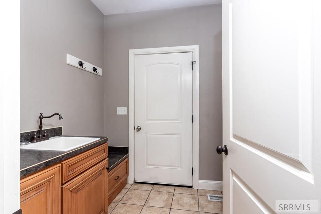 Image 13 of property listing at 2054 S Castelli Drive, Ammon, ID 83401