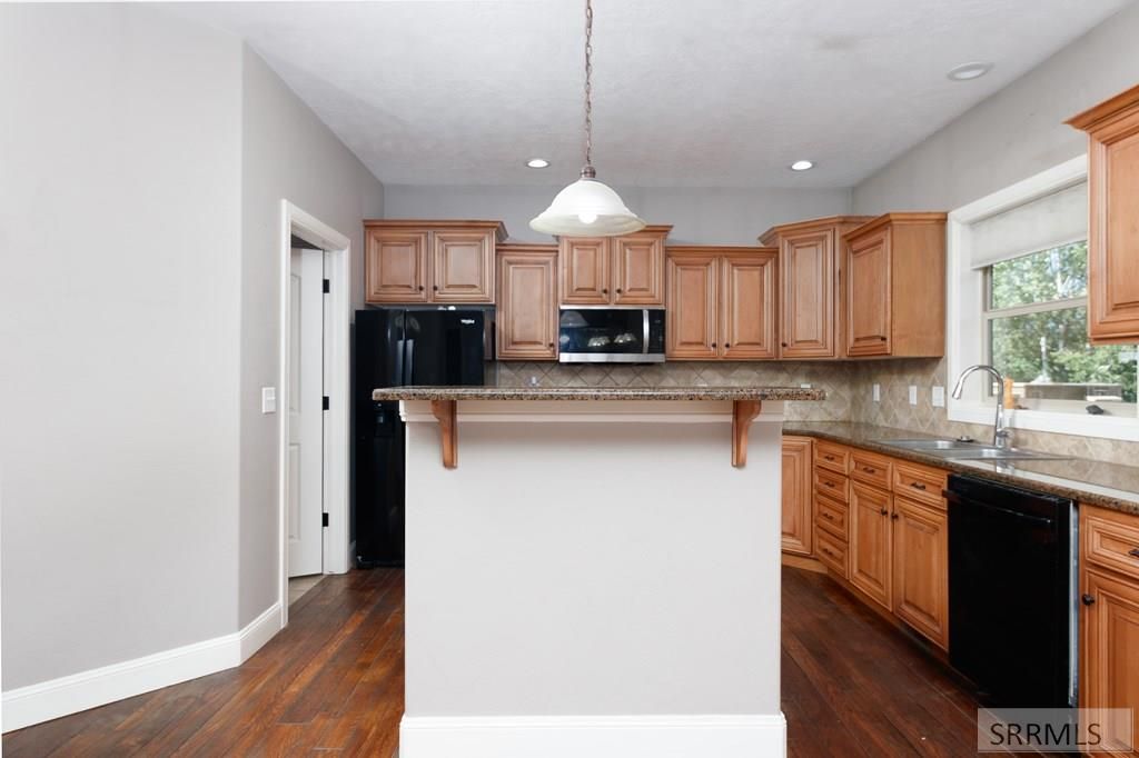 Image 5 of property listing at 2054 S Castelli Drive, Ammon, ID 83401