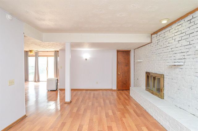 100 Hollandia Drive, Fairview Heights, IL 62208