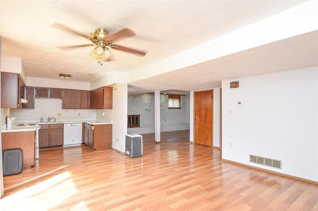 100 Hollandia Drive, Fairview Heights, IL 62208