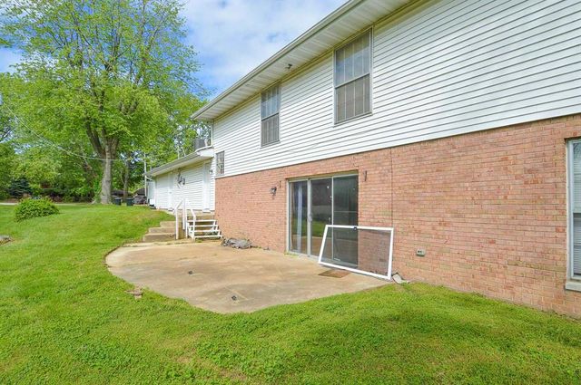 100 Hollandia Drive, Fairview Heights, IL 62208