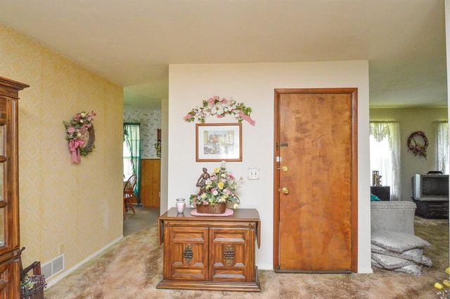100 Hollandia Drive, Fairview Heights, IL 62208
