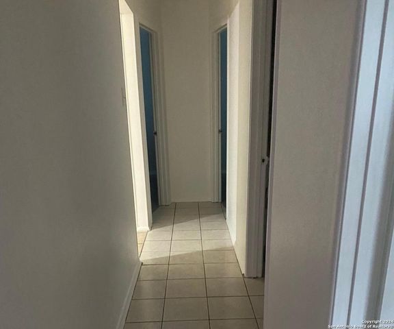 754 Clearview Dr, San Antonio, TX 78228