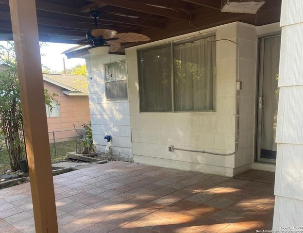 754 Clearview Dr, San Antonio, TX 78228