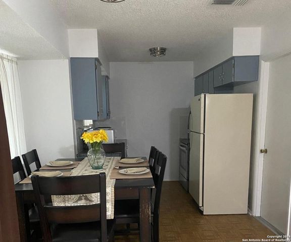 754 Clearview Dr, San Antonio, TX 78228