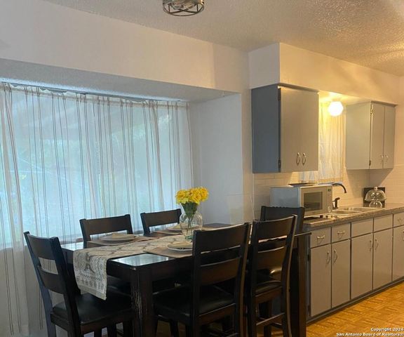 754 Clearview Dr, San Antonio, TX 78228