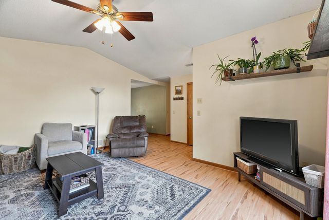 901 W PRAIRIEVIEW DR, Columbia, MO 65202
