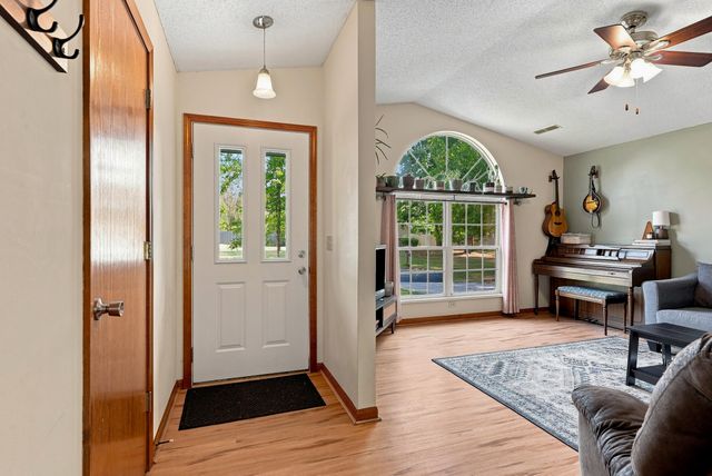 901 W PRAIRIEVIEW DR, Columbia, MO 65202