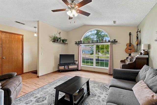 901 W PRAIRIEVIEW DR, Columbia, MO 65202