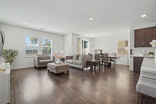 821 Parisa, Upland, CA 91786