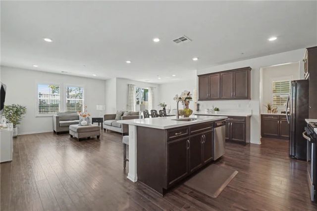 821 Parisa, Upland, CA 91786