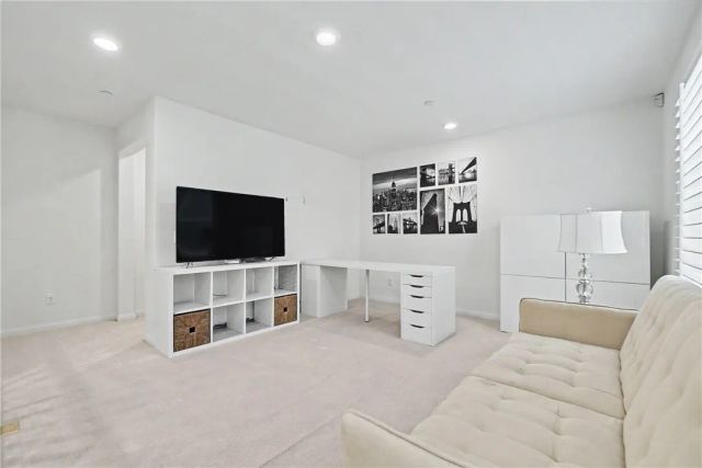 821 Parisa, Upland, CA 91786
