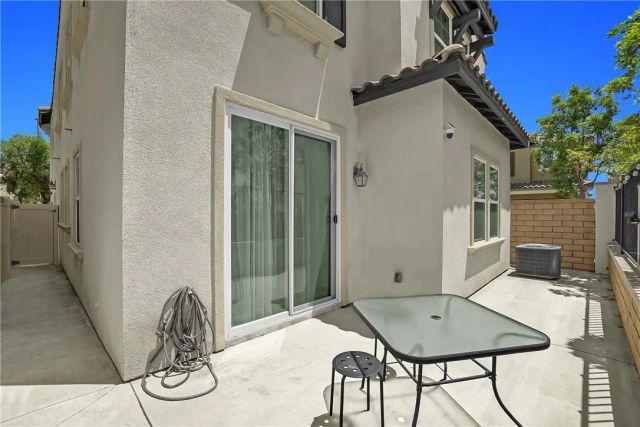 821 Parisa, Upland, CA 91786