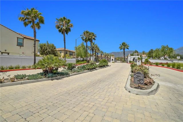 821 Parisa, Upland, CA 91786