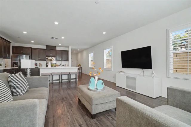 821 Parisa, Upland, CA 91786