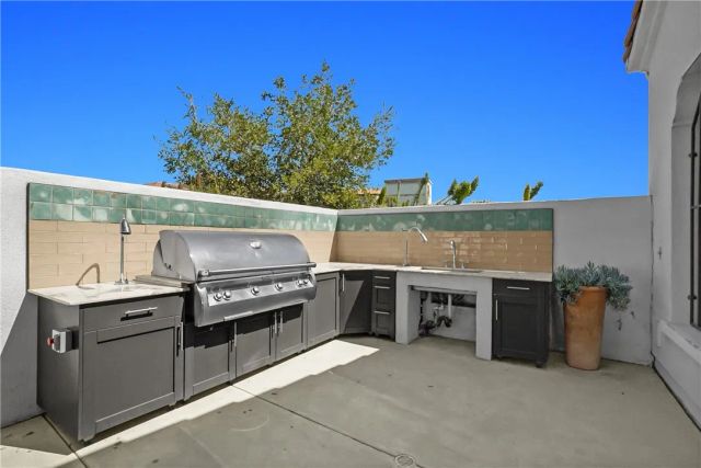 821 Parisa, Upland, CA 91786