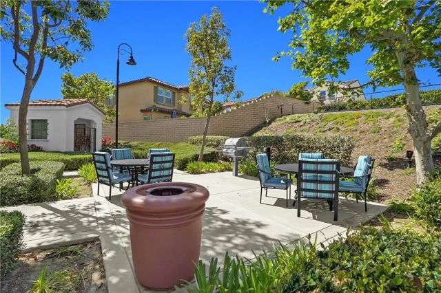 821 Parisa, Upland, CA 91786