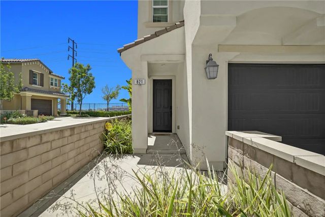 821 Parisa, Upland, CA 91786