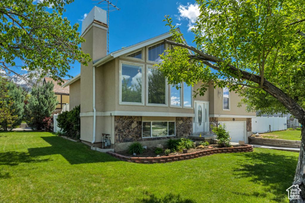 11915 S OAKRIDGE RD, Sandy, UT 84094