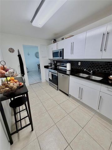 3000 S Ocean Dr 904, Hollywood, FL 33019