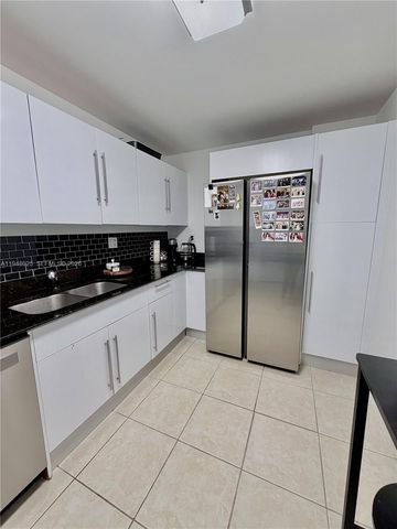 3000 S Ocean Dr 904, Hollywood, FL 33019