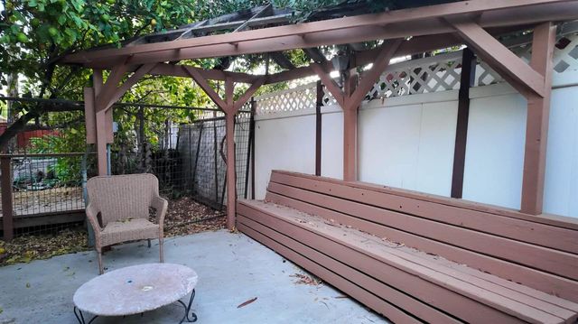 636 Joaquin St, Lodi, CA 95240