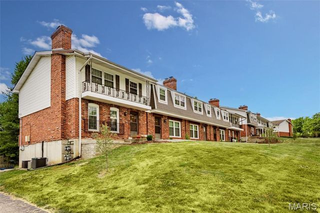 506 Broadmoor Drive, Chesterfield, MO 63017