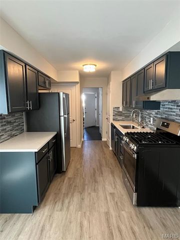 506 Broadmoor Drive, Chesterfield, MO 63017