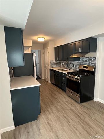 506 Broadmoor Drive, Chesterfield, MO 63017