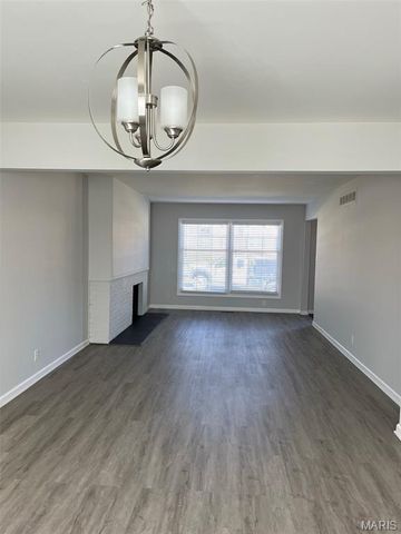 506 Broadmoor Drive, Chesterfield, MO 63017