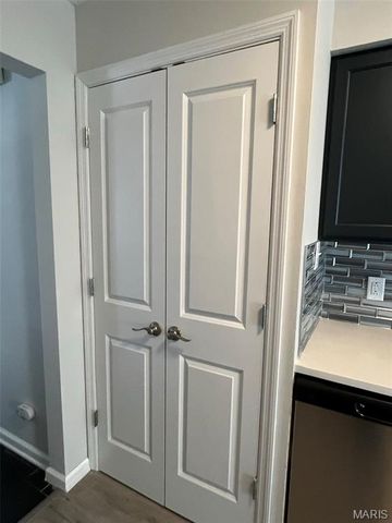 506 Broadmoor Drive, Chesterfield, MO 63017