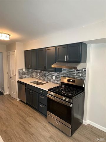 506 Broadmoor Drive, Chesterfield, MO 63017