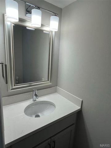 506 Broadmoor Drive, Chesterfield, MO 63017