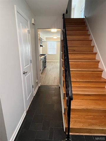 506 Broadmoor Drive, Chesterfield, MO 63017