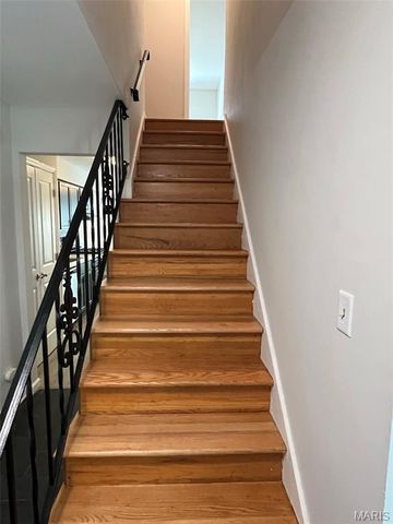 506 Broadmoor Drive, Chesterfield, MO 63017