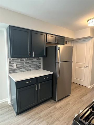 506 Broadmoor Drive, Chesterfield, MO 63017