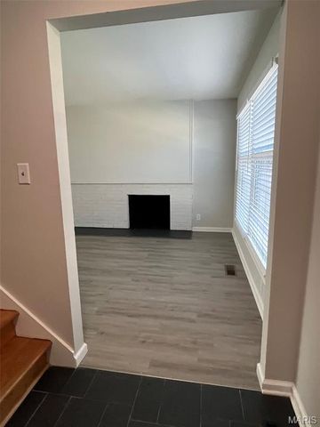 506 Broadmoor Drive, Chesterfield, MO 63017