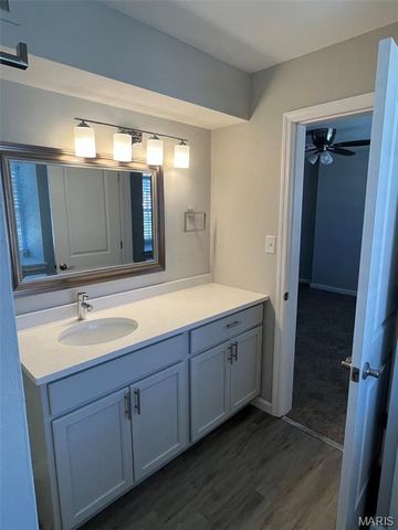 506 Broadmoor Drive, Chesterfield, MO 63017