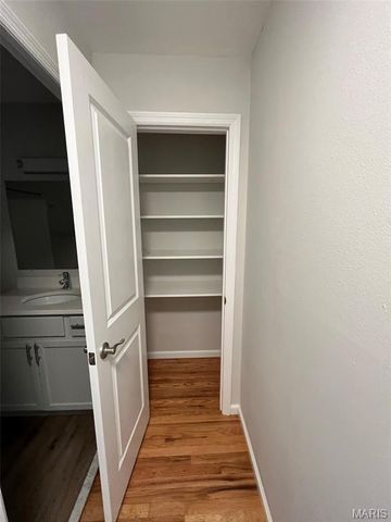 506 Broadmoor Drive, Chesterfield, MO 63017