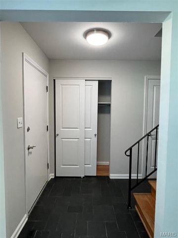 506 Broadmoor Drive, Chesterfield, MO 63017