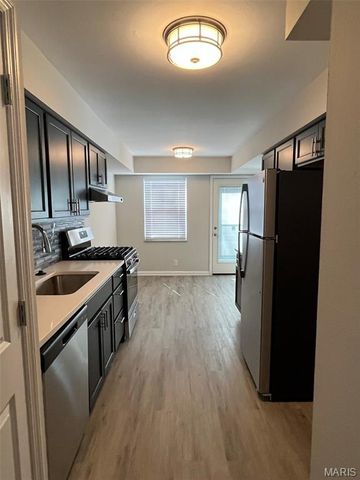 506 Broadmoor Drive, Chesterfield, MO 63017