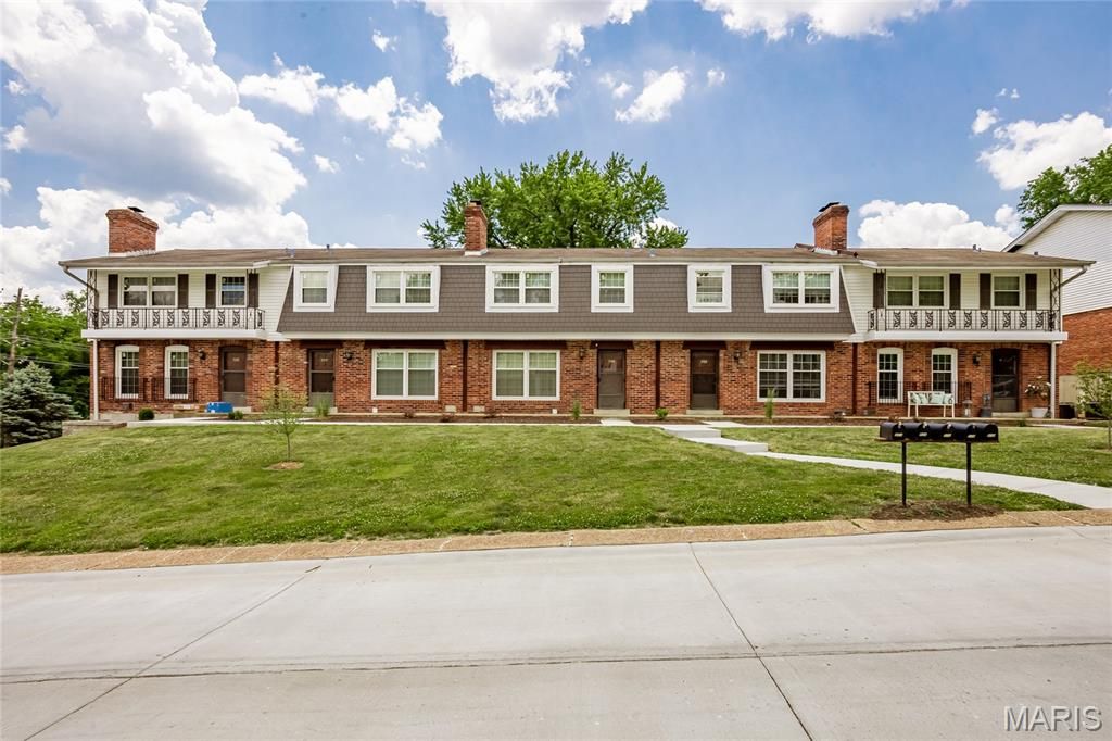 506 Broadmoor Drive, Chesterfield, MO 63017