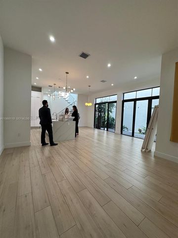 4454 NW 80th Ave, Doral, FL 33166